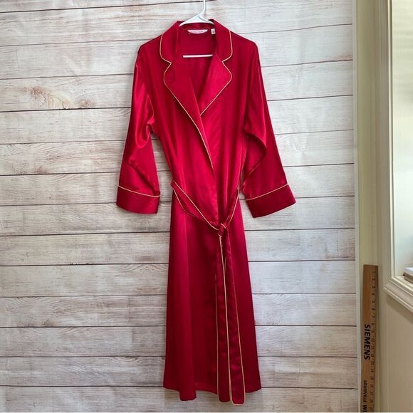 VICTORIA’S SECRET SATINY LONG ROBE IN RED - Picture 1 of 7